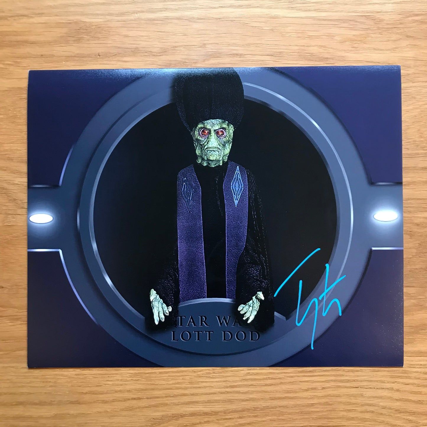 TOBY LONGWORTH VOICE ACTOR OF LOTT DOD 8X10 AUTOGRAPHED