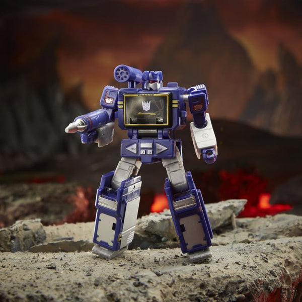 Transformers Generations War for Cybertron: Kingdom Core Soundwave